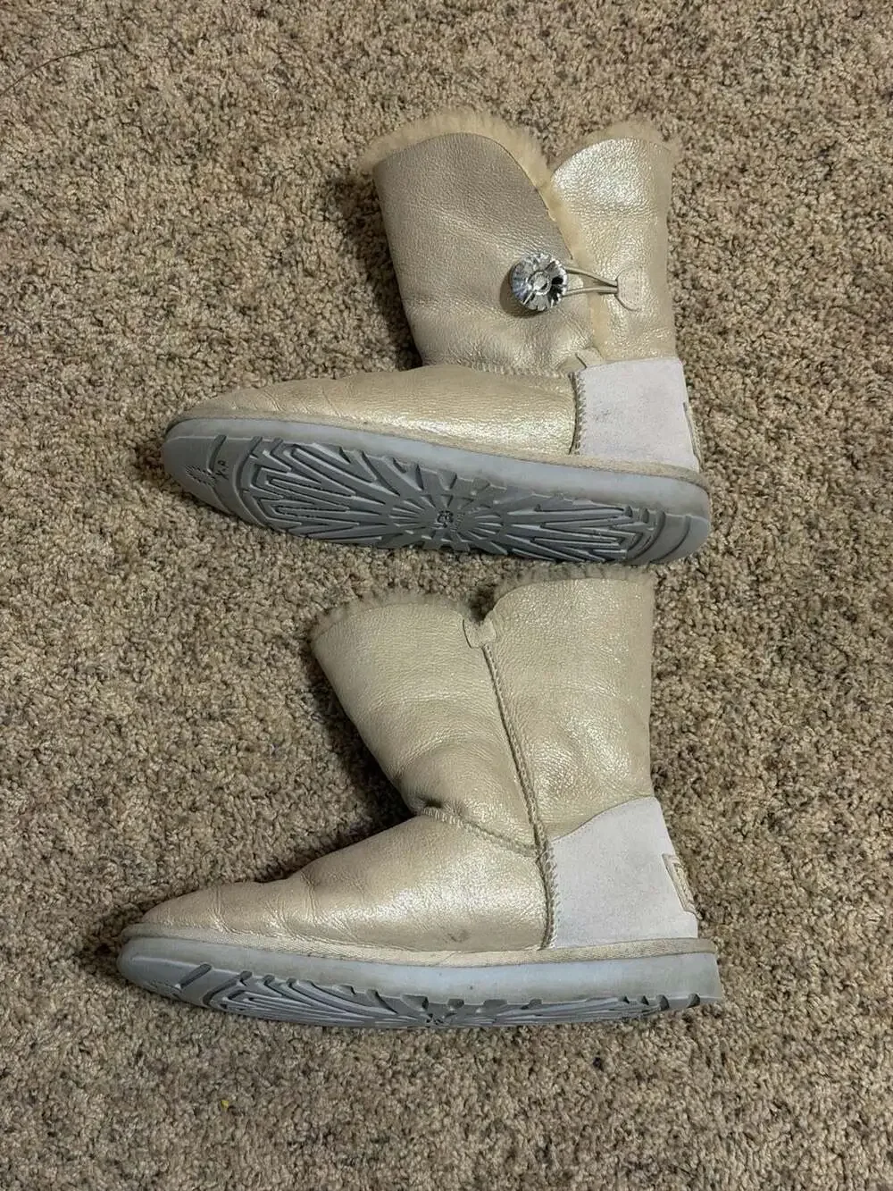 UGG Bailey Button Bling Metallic Gold Shearling Boots Size 7
